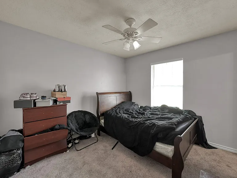 410 Freeman Ave — Photo 7