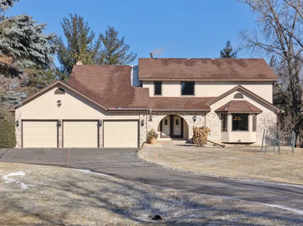 5 Donbush Rd, North Oaks, MN 55127