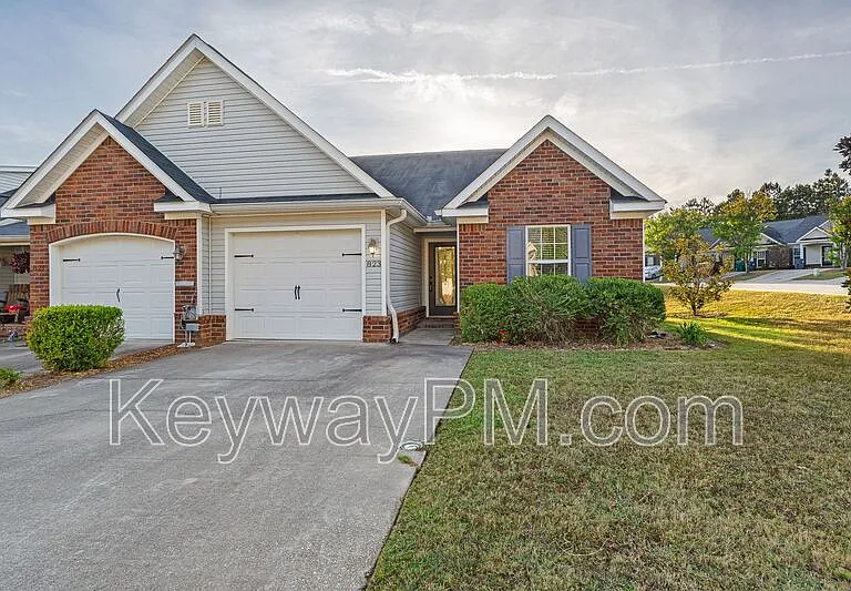 823 Whispering Willow Ct — Photo 1
