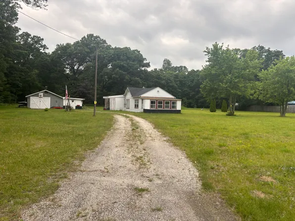 1473 Chatterson Rd, Muskegon, MI 49442