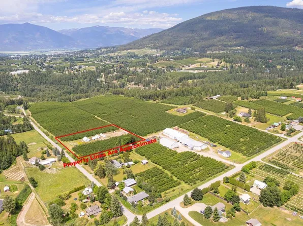 3938 46th St, Central Kootenay, BC V0B 1C1