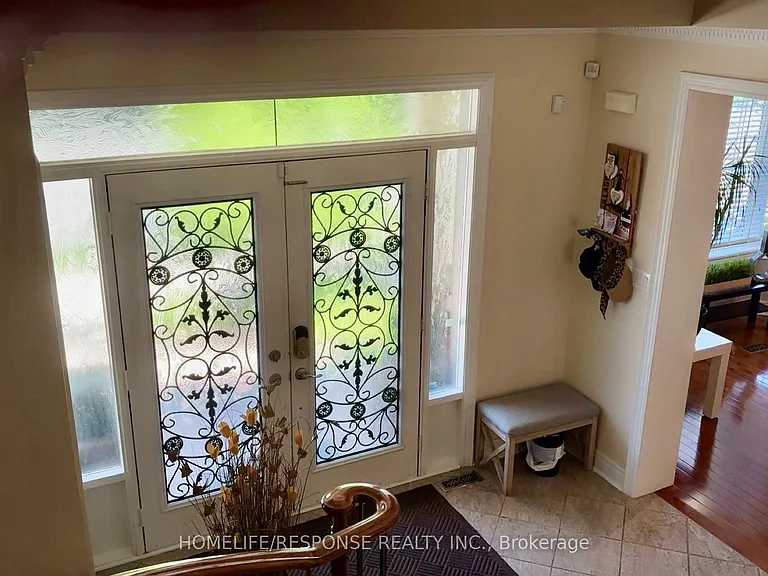 1382 Storey Dr — Photo 2