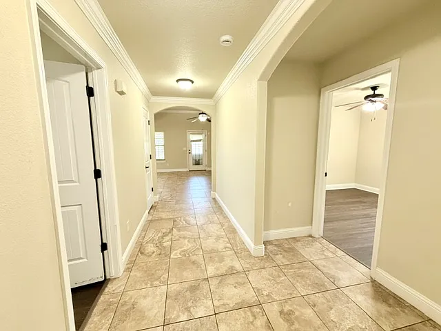 4 bed, 1870 sqft, $2,000 — Photo 3