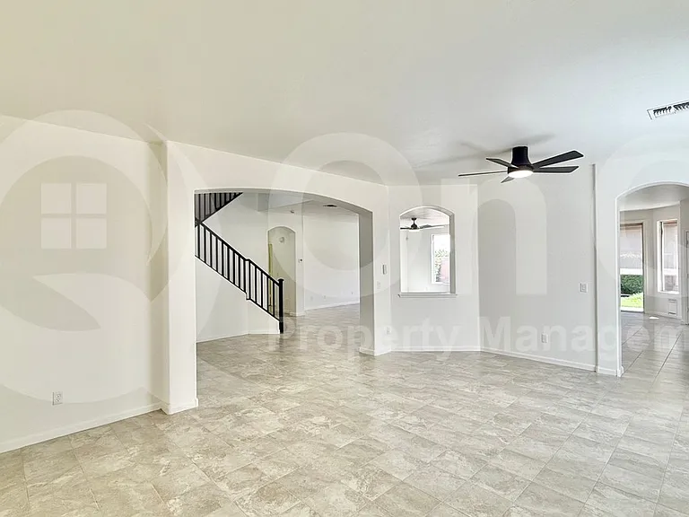 1613 S 174th Ln — Photo 9