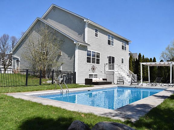 2nd image of 24 Cabot Court