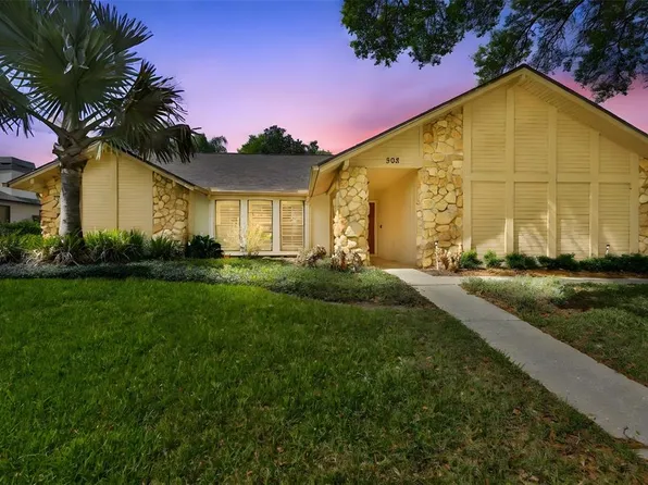 508 Running Horse Rd, Seffner, FL 33584