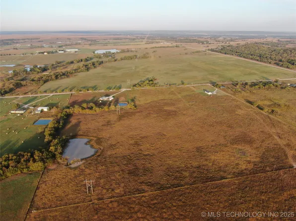 70 N 300th Rd, Okmulgee, OK 74447