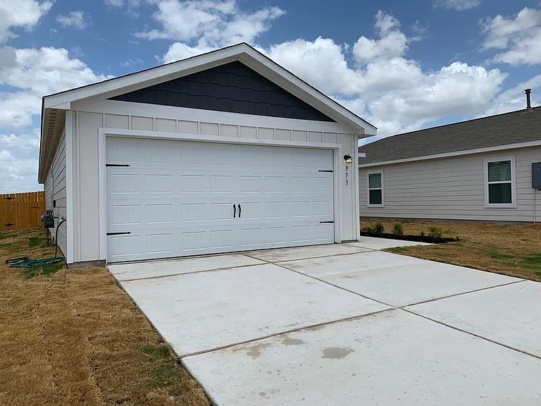 973 Shady Brk — Photo 1