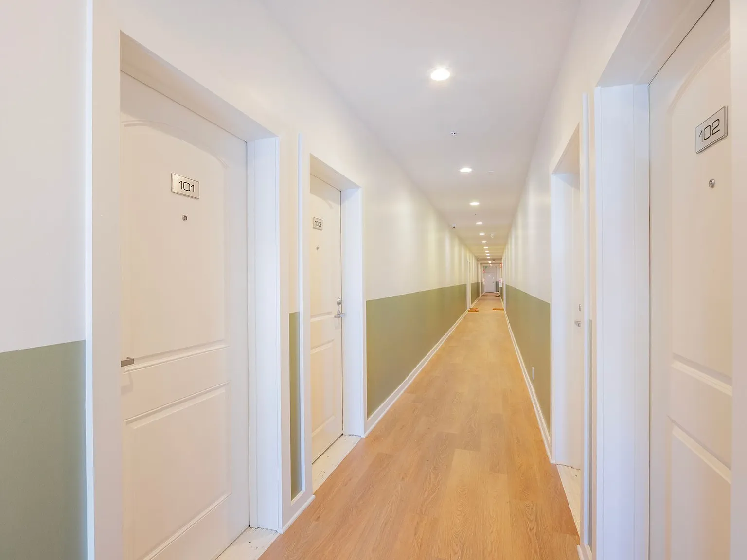 1752 N Kingsley Dr. — Photo 4