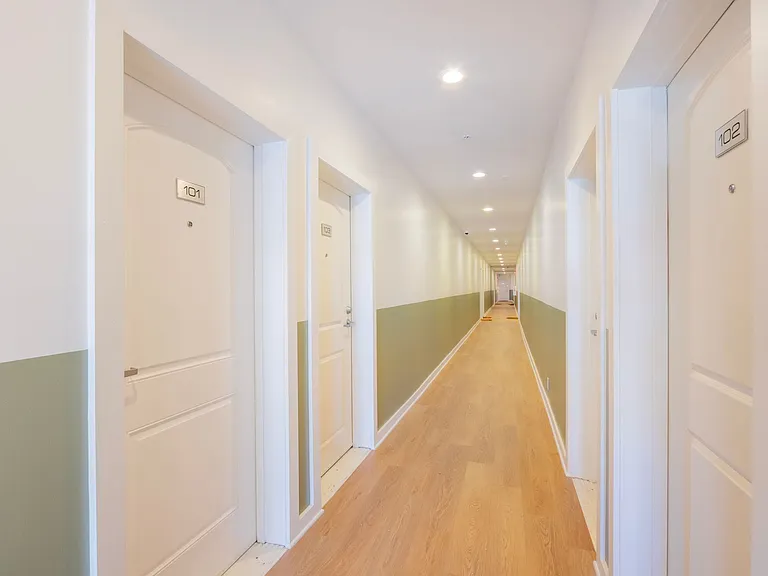 1752 N Kingsley Dr. — Photo 4
