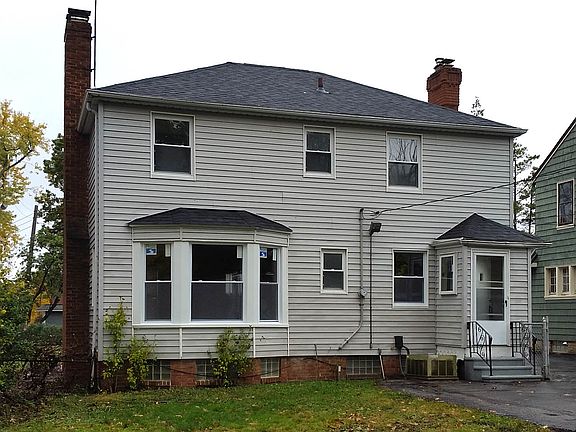 3rd image of 3328 Hyde Park Ave