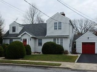 148 Ontario Ave., Massapequa, NY 11758