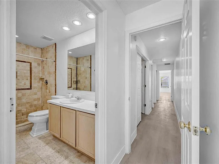 727 Kensington Lake Cir — Photo 49