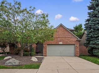 57256 Warwick Dr, Washington, MI 48094