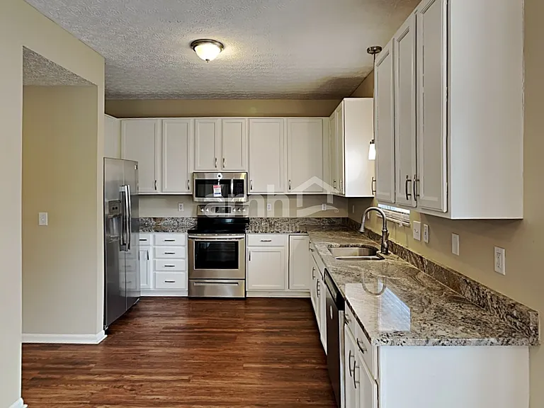 8789 Linick Dr — Photo 3