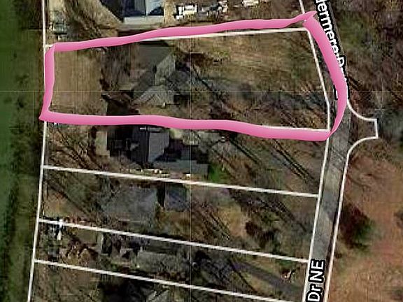 4th image of 7055 Wildermere Dr NE