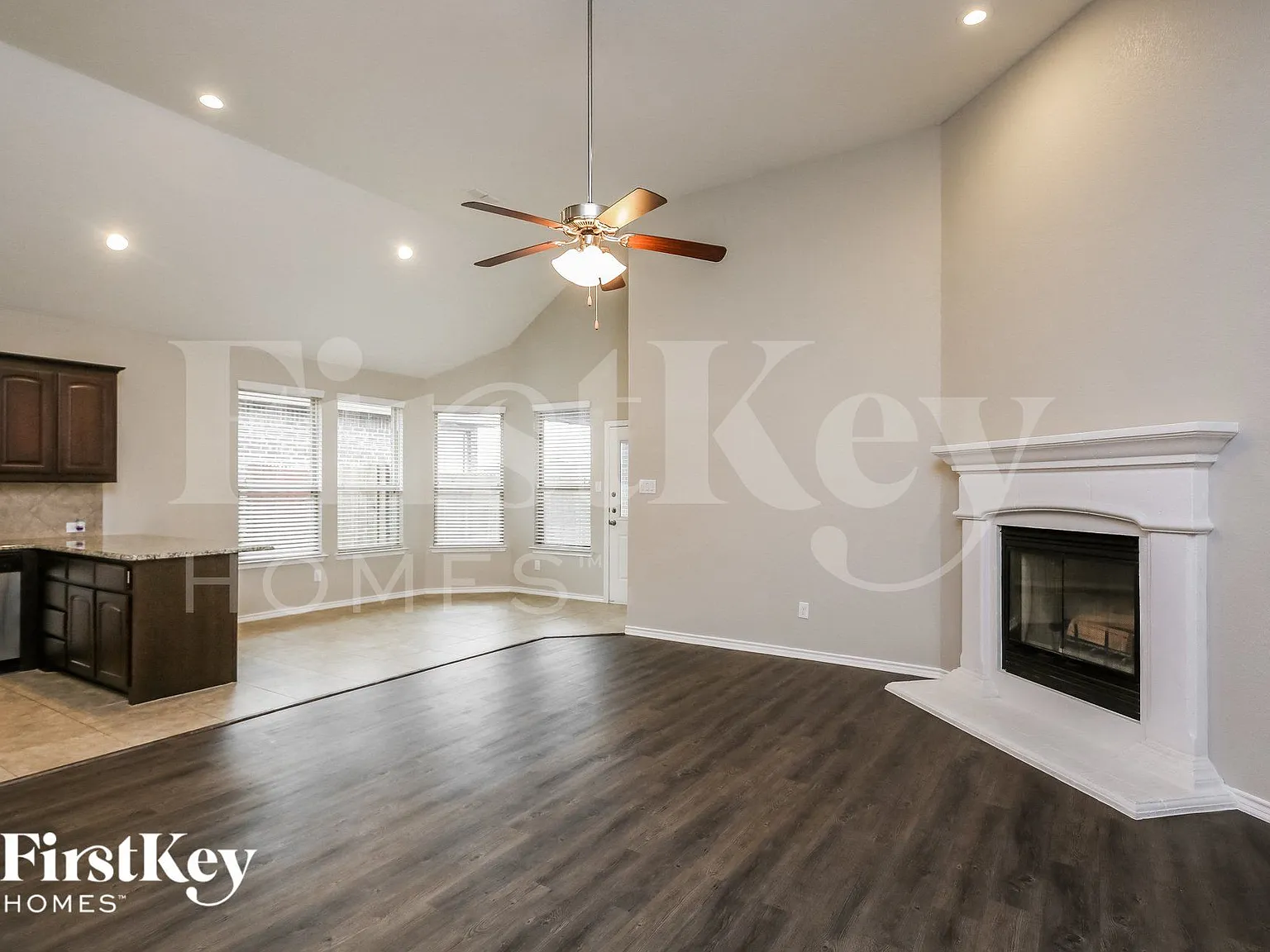 3 bed, 2.0 bath, 1671 sqft, $2,345 — Photo 4