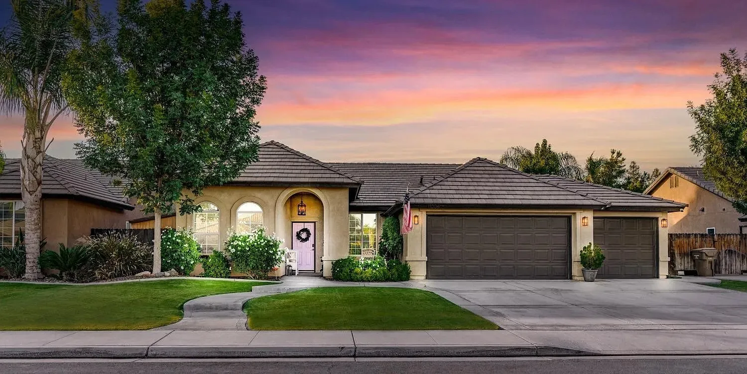 11004 Corbett Canyon Dr — Photo 1