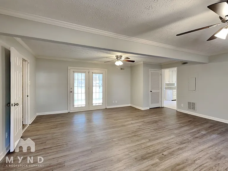 141 McElroy Rd — Photo 10
