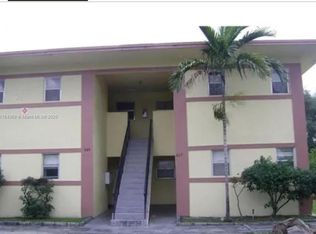 825 SW 10th St #D, Hallandale, FL 33009