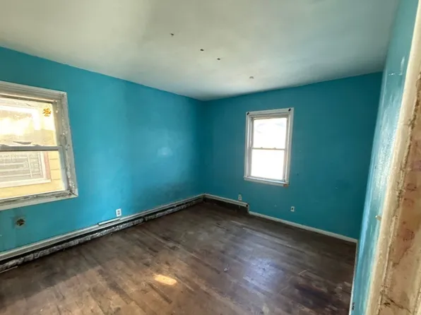 156 Beach 60th Street image 8 of 14