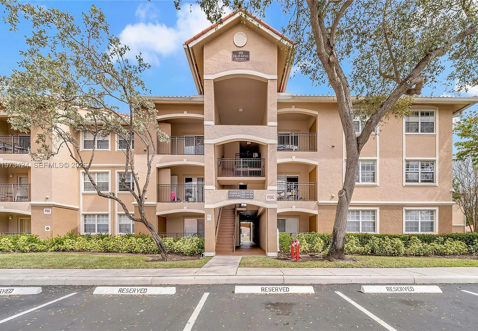 Marquesa Condo — Photo 1
