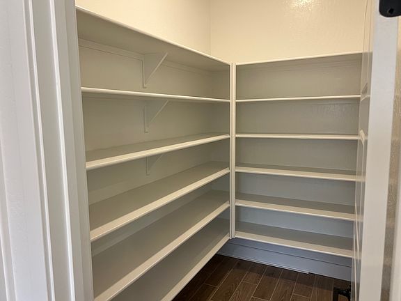 4th image of 1061 W Ariana St