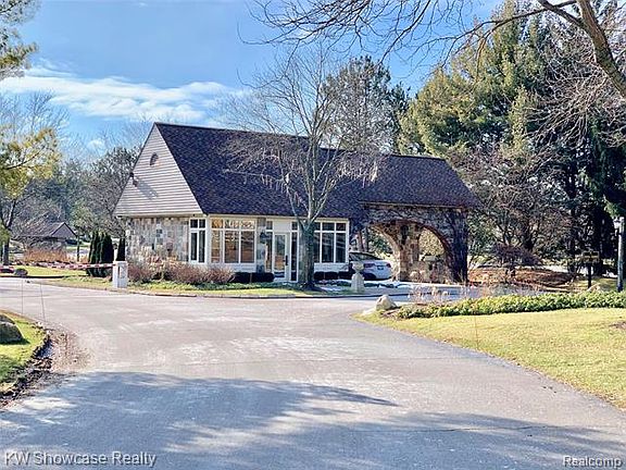 4th image of 1920 Heron Ridge Dr