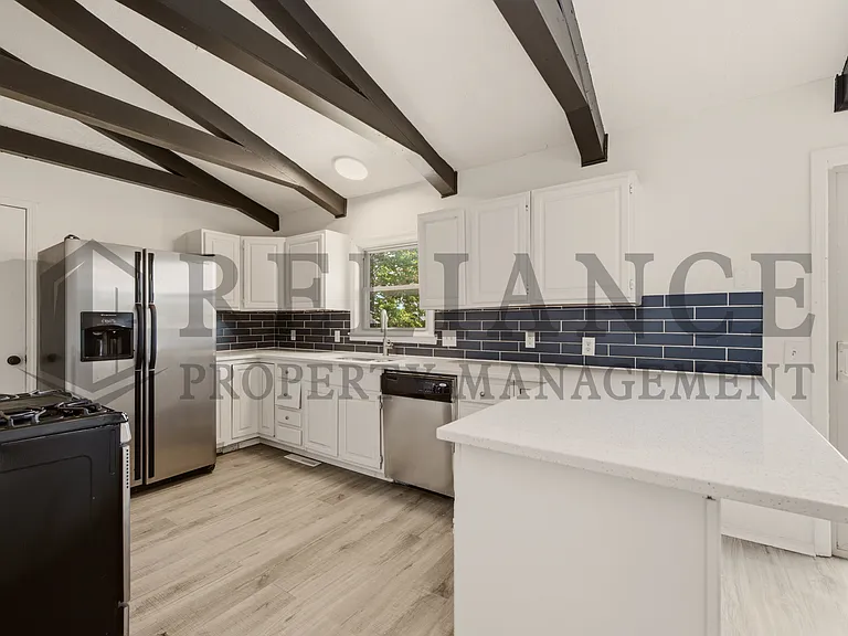 322 S Jonathan St — Photo 26