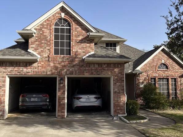 2708 Willow Creek Ct, Bedford, TX 76021