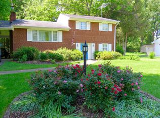 4204 Downing St, Annandale, VA 22003