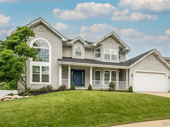 1540 Country Bend Dr, Saint Charles, MO 63303