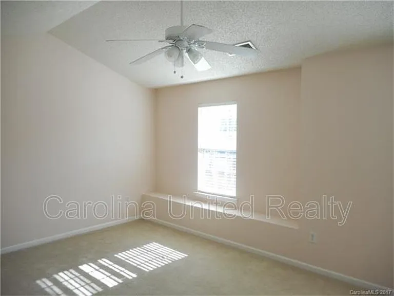 9629 Elizabeth Townes Ln — Photo 12