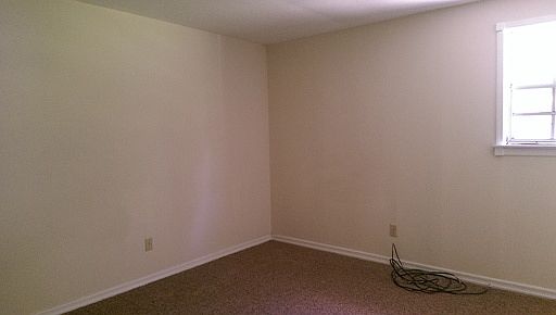 3rd image of 125 Cambridge Dr