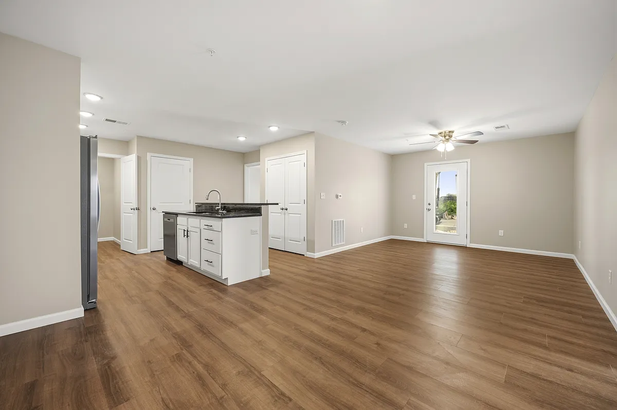 Building Photo - 2319 Lantern Ridge Dr #3