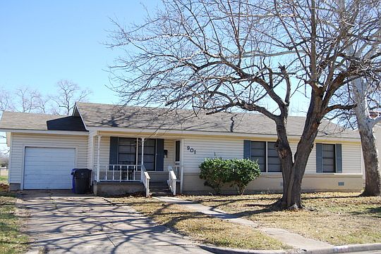 1st image of 901 Lawrence Dr