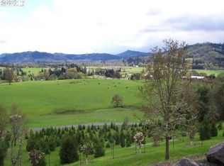 300 Sinclair Ln, Roseburg, OR 97471
