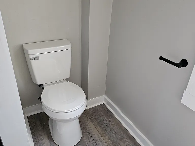 2708 Montgomery St — Photo 1