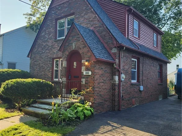 1352 Garrett Ave, Niagara Falls, NY 14305