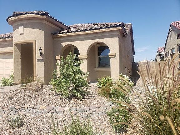 2nd image of 3916 N Hawthorn Dr