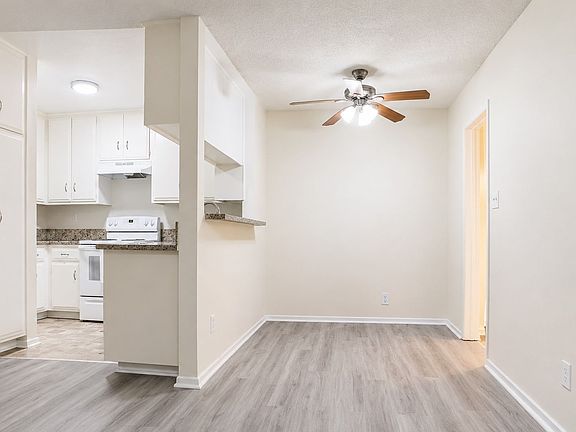 4th image of 7337 Haskell Ave APT 6
