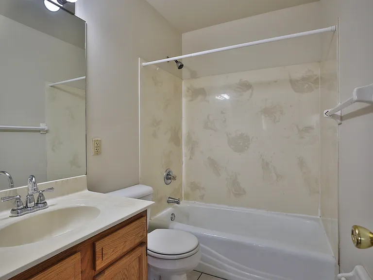 460 E Norwich Ave #A — Photo 15