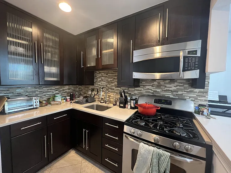 1921 N Sedgwick St #3F — Photo 8