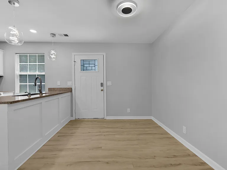 2537 Willowbranch Dr — Photo 10