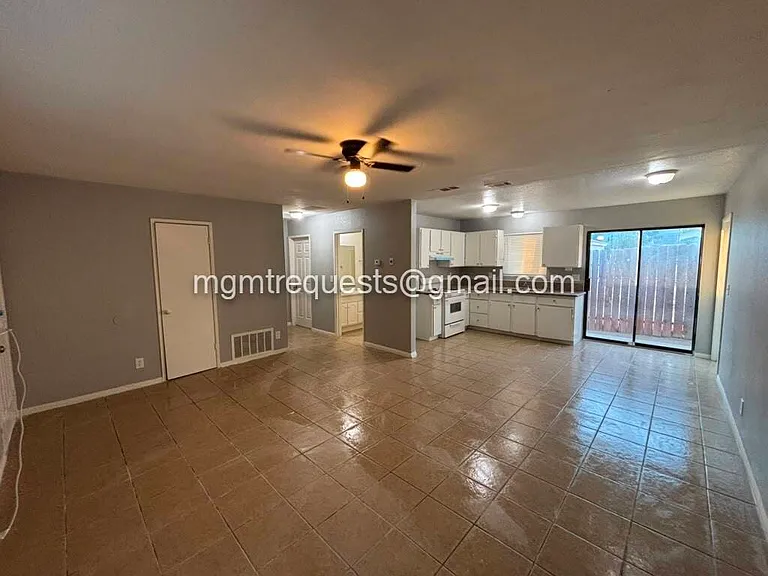 331 N 5th St #B — Photo 5