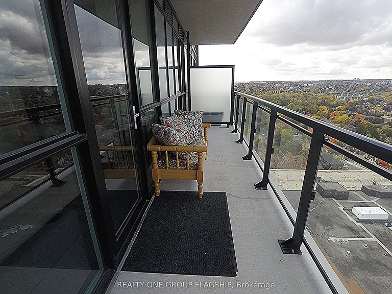60 Charles St W — Photo 16