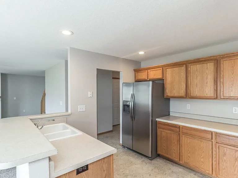 340 NE Carefree Ln — Photo 5