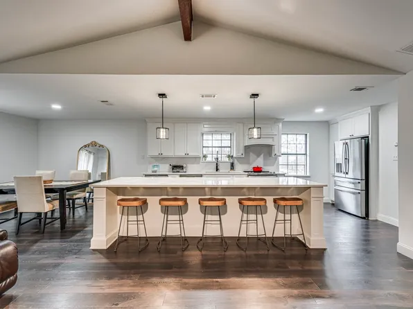 126 Hollie Dr, Red Oak, TX 75154