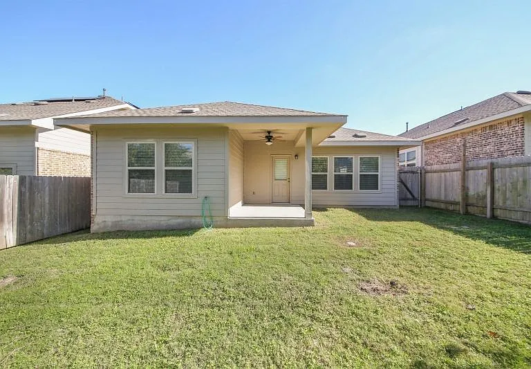 14002 Madrigal Ln — Photo 32