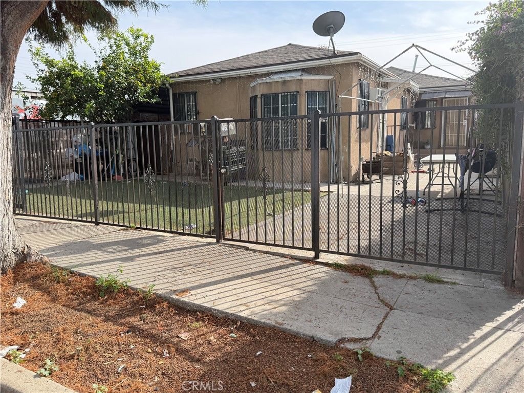 1462 E 57th St, Los Angeles, CA - View 5